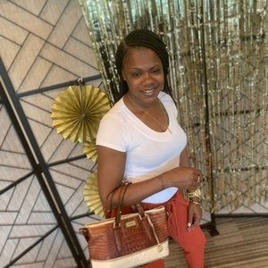 Meet your Posher, Sheena